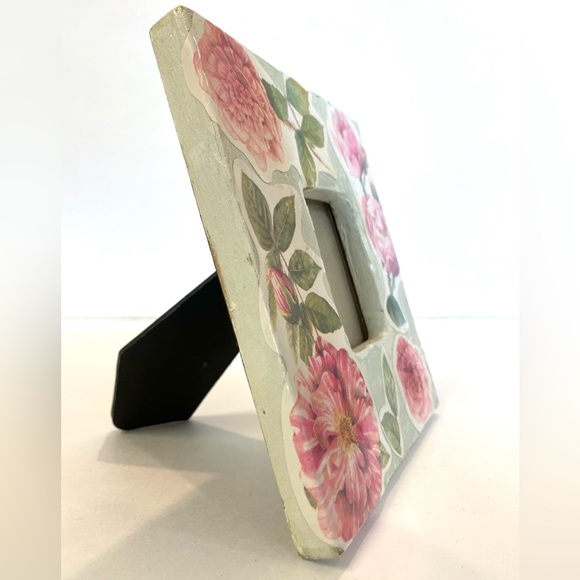 Vintage Floral Picture Frame 5 1/2” x 6” - Picture 9 of 11